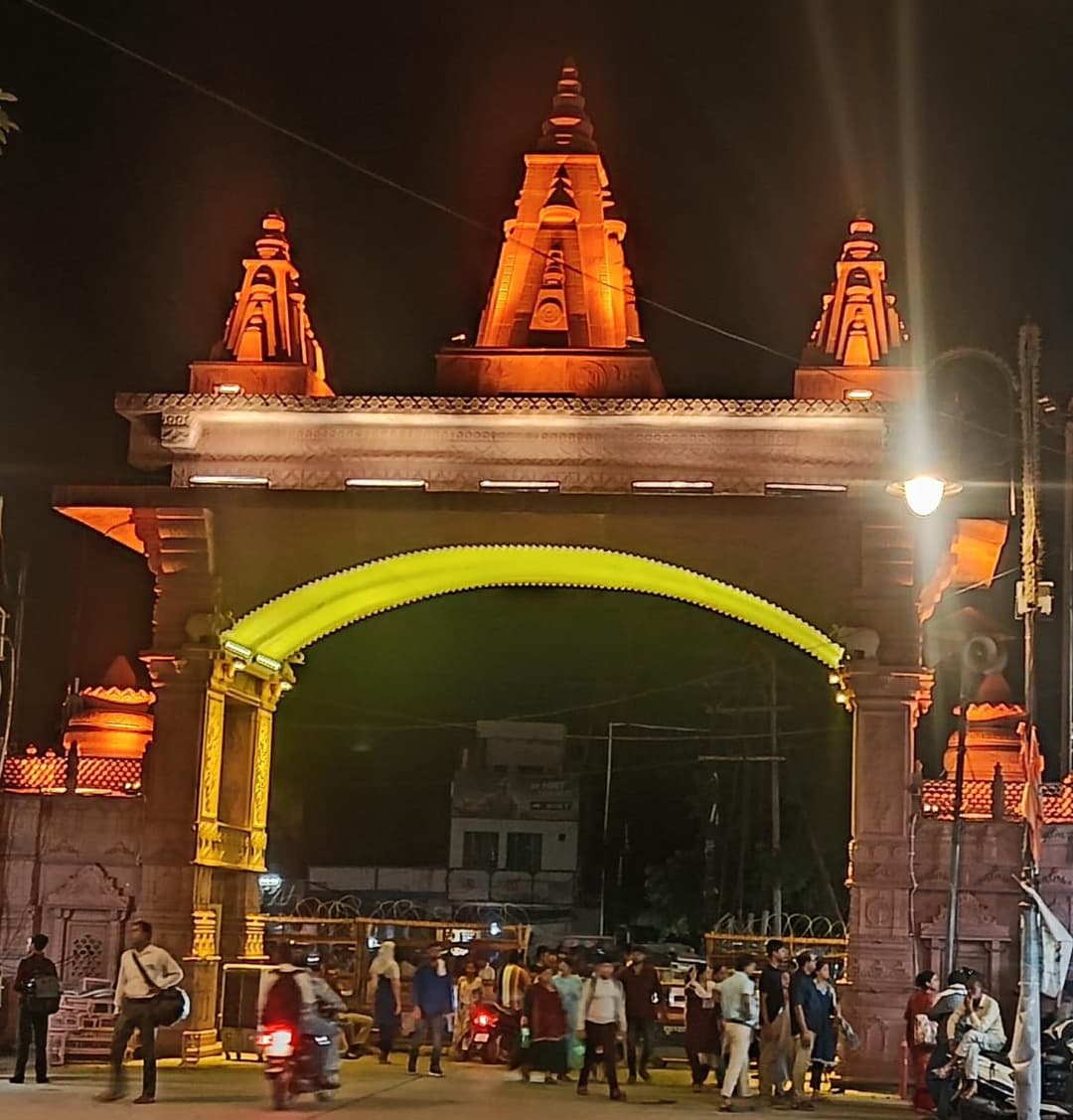Shri_Krishna_Janmasthan_Gate_no_1_5