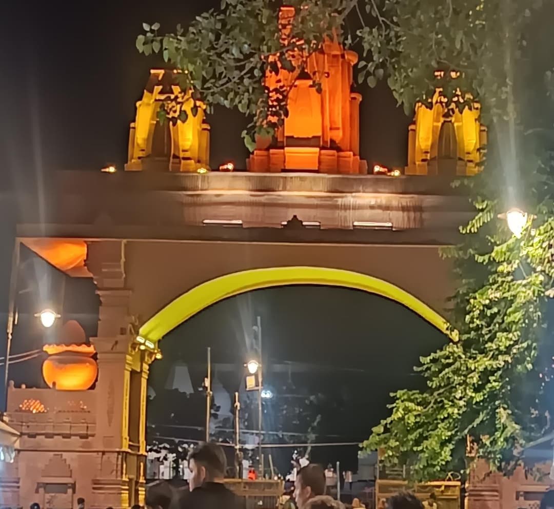 Shri_Krishna_Janmasthan_Gate_no_1_6